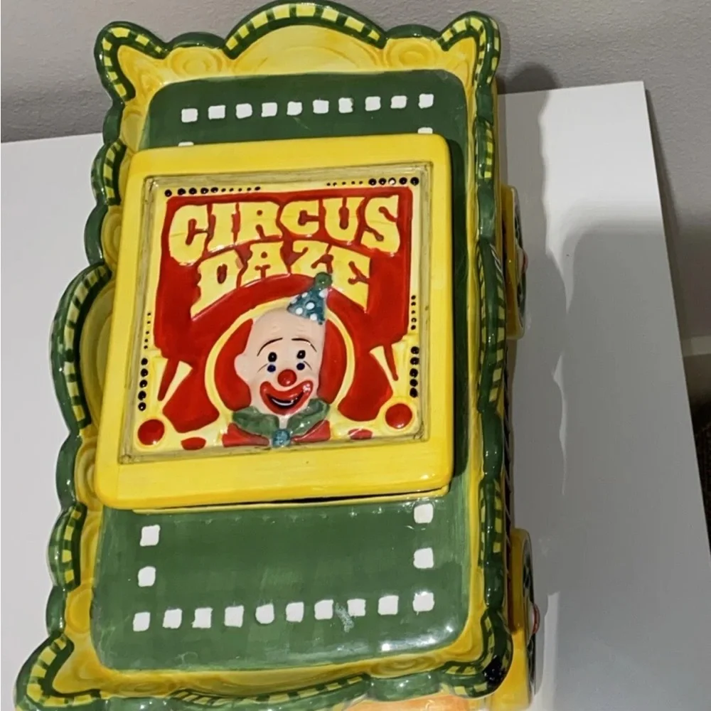 Vintage IGA 1999 Circus Daze Lion &‎ Tiger Train Car Ceramic Cookie Jar